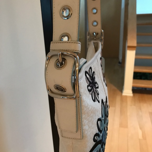 SOLD!!  COACH Leather and Fabric Shoulder Bag - FINAL MARKDOWN!! - Picture 4 of 6